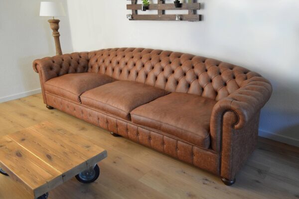 chesterfield-vintage-light brown