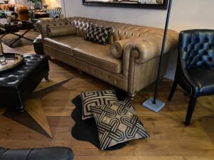 chesterfield-showroom-modell-270cm-in-gold