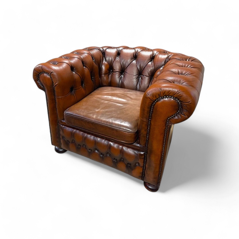 cognac chesterfield stoel vintage gebruikt smal